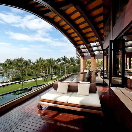 Pullman Oceanview Sanya Bay Resort & Spa-3